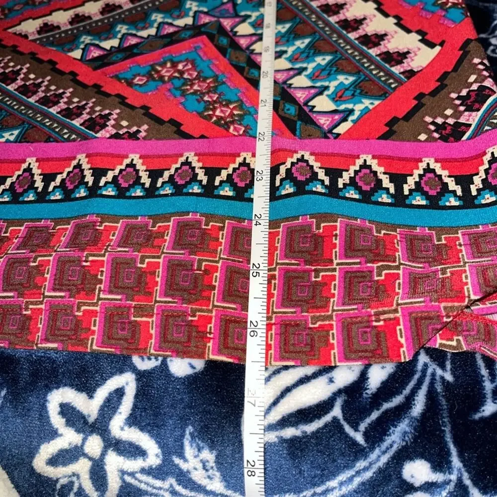 Chico’s 3/4 Sleeve Aztec Print Slit Arms Top 20” P2P - Picture 7 of 8